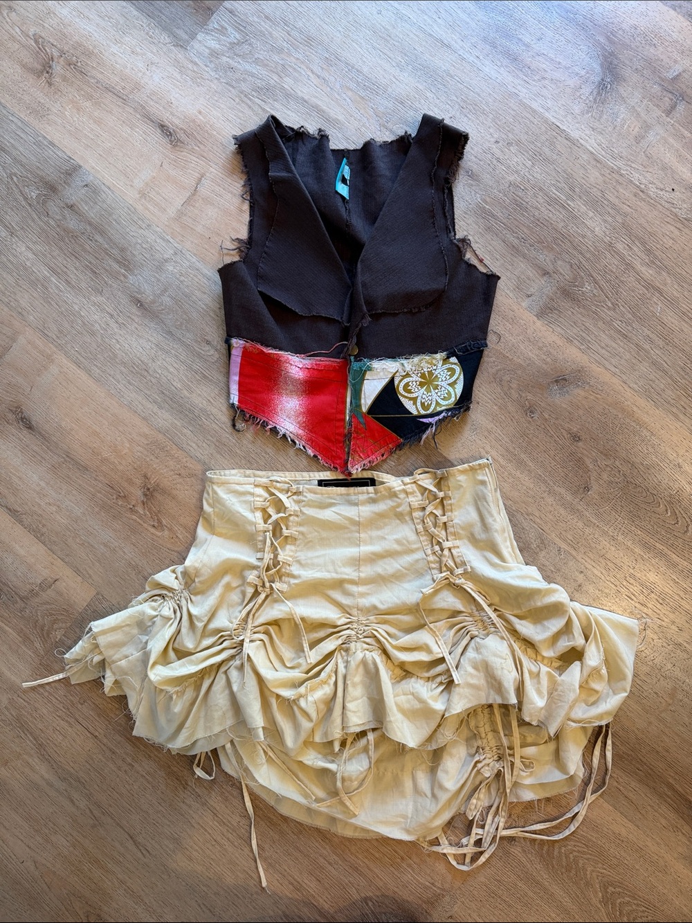 Solsis Patchwork Brown Cropped Vest with Black Mamba Cream Ruffled Skirt